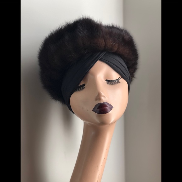 Vintage 1960s Betmar Mink Fur Ladies Hat in sable color size